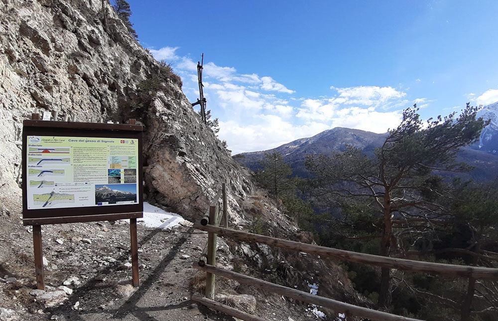 Cave Signols panorama